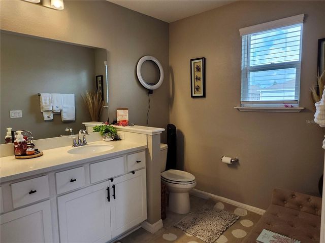 4718 LEGENDARY OAKS STREET, Tampa, FL 33610