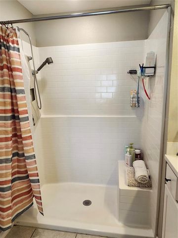 4718 LEGENDARY OAKS STREET, Tampa, FL 33610