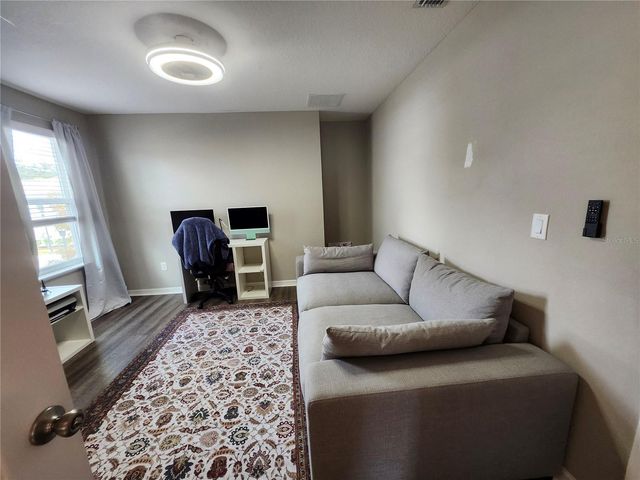 4718 LEGENDARY OAKS STREET, Tampa, FL 33610