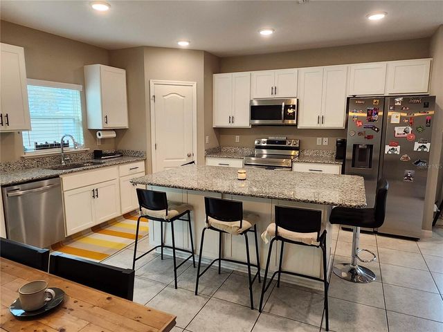 4718 LEGENDARY OAKS STREET, Tampa, FL 33610