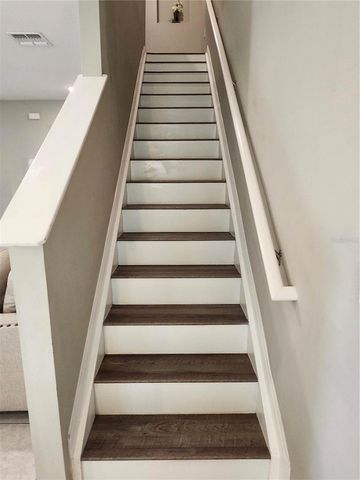 4718 LEGENDARY OAKS STREET, Tampa, FL 33610