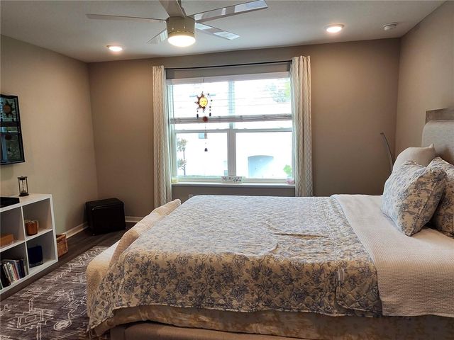 4718 LEGENDARY OAKS STREET, Tampa, FL 33610