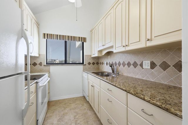 1585 TARPON CENTER DRIVE 29, Venice, FL 34285