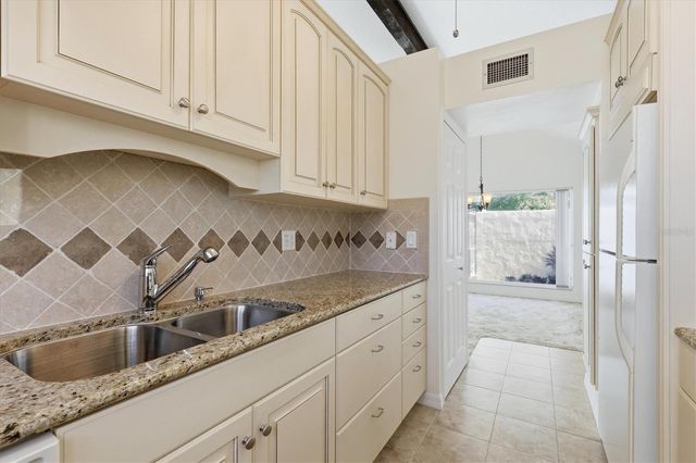 1585 TARPON CENTER DRIVE 29, Venice, FL 34285