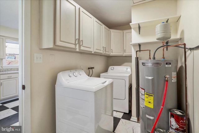 373 WALTON ST, Strasburg, VA 22657