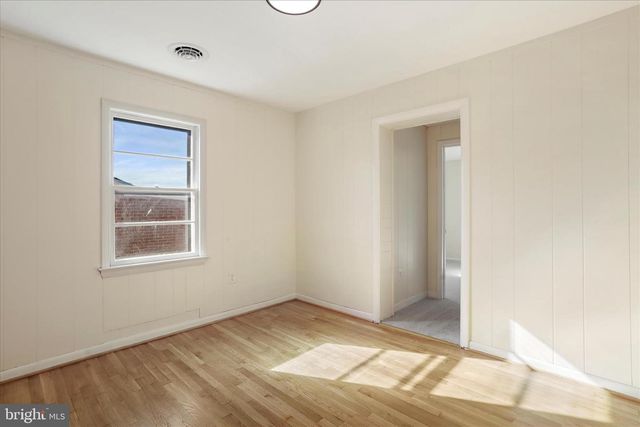 373 WALTON ST, Strasburg, VA 22657