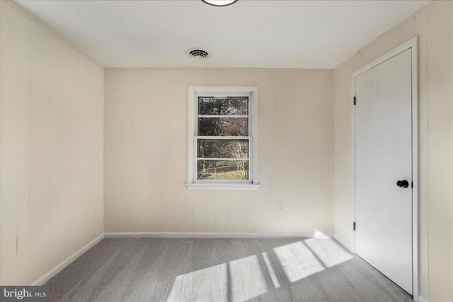 373 WALTON ST, Strasburg, VA 22657