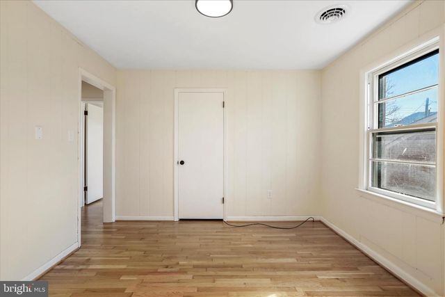 373 WALTON ST, Strasburg, VA 22657