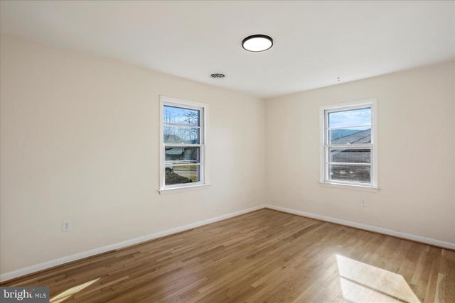 373 WALTON ST, Strasburg, VA 22657