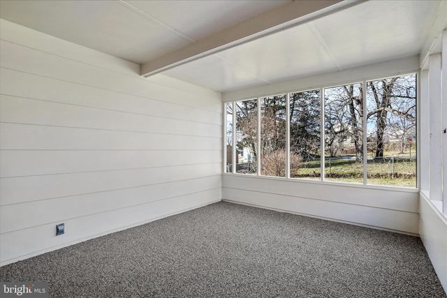 373 WALTON ST, Strasburg, VA 22657