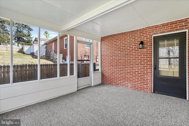 373 WALTON ST, Strasburg, VA 22657