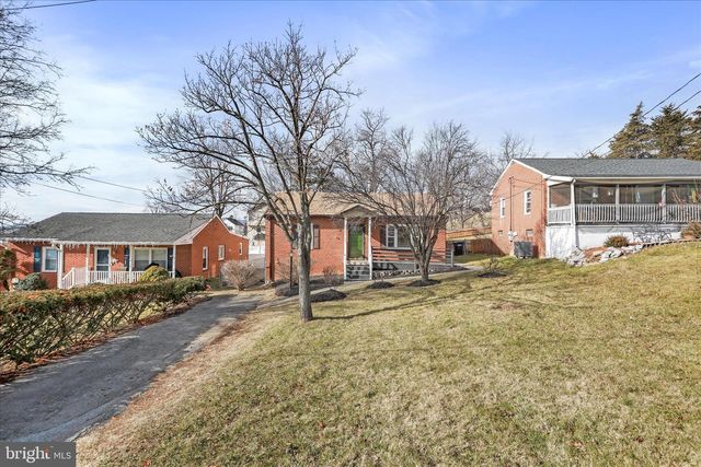 373 WALTON ST, Strasburg, VA 22657