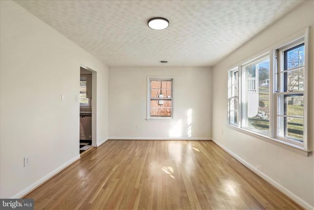 373 WALTON ST, Strasburg, VA 22657