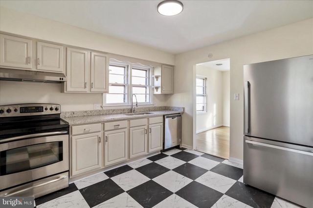 373 WALTON ST, Strasburg, VA 22657