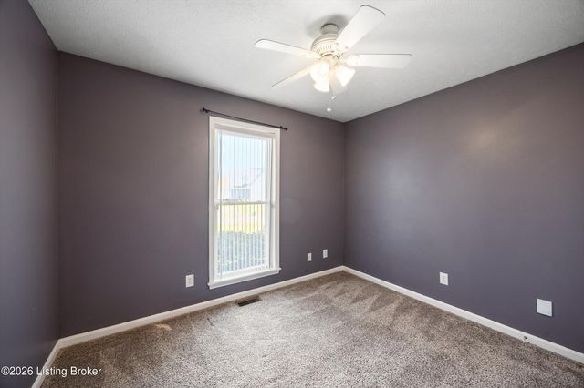 6228 Winding Stream Dr, Louisville, KY 40272