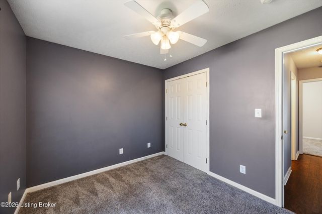 6228 Winding Stream Dr, Louisville, KY 40272