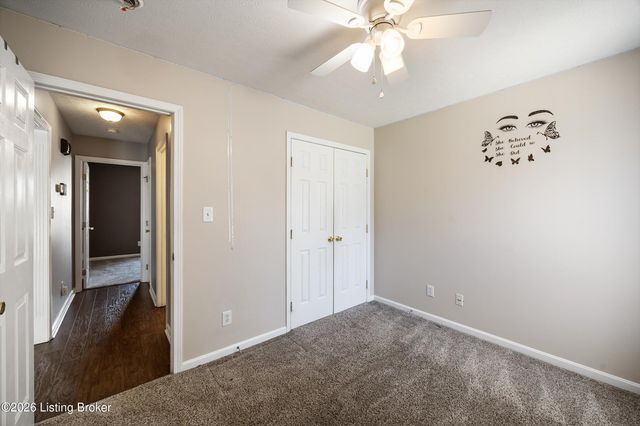 6228 Winding Stream Dr, Louisville, KY 40272