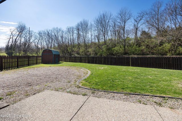 6228 Winding Stream Dr, Louisville, KY 40272