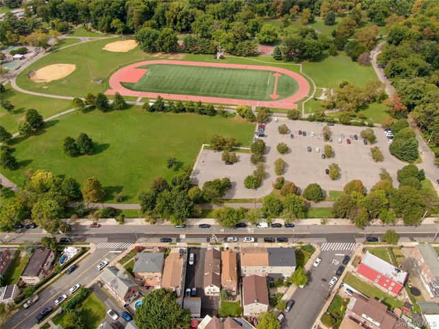 3270 Middletown Road, Bronx, NY 10465