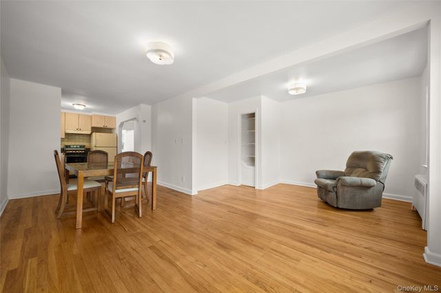 3270 Middletown Road, Bronx, NY 10465
