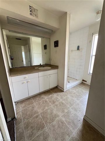 3513 30th ST SW, Lehigh Acres, FL 33976