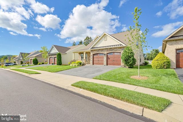 3551 DAYLILY DR, Emmaus, PA 18049