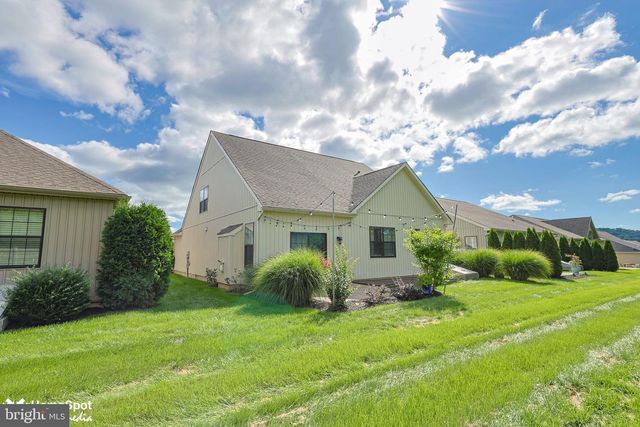 3551 DAYLILY DR, Emmaus, PA 18049