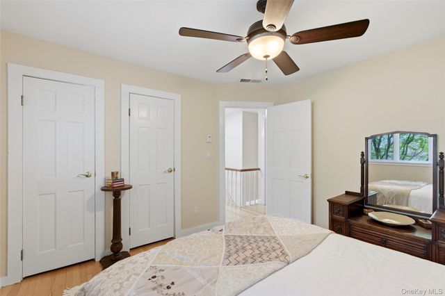 7 Gun Path, Setauket, NY 11733