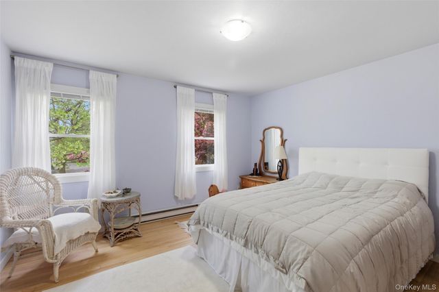 7 Gun Path, Setauket, NY 11733