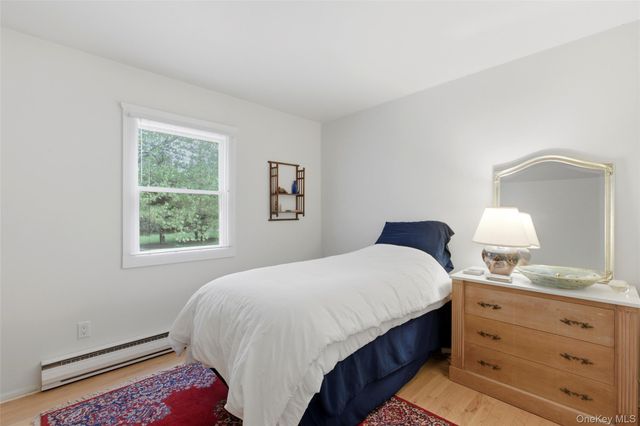 7 Gun Path, Setauket, NY 11733