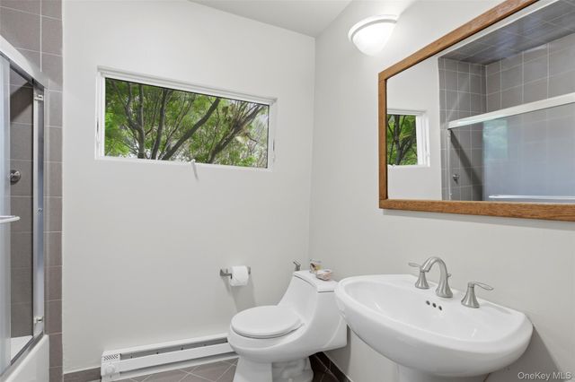 7 Gun Path, Setauket, NY 11733