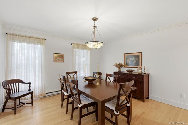 7 Gun Path, Setauket, NY 11733