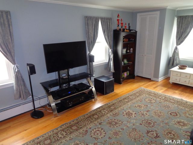 22 Scarborough Road, Manchester, CT 06040