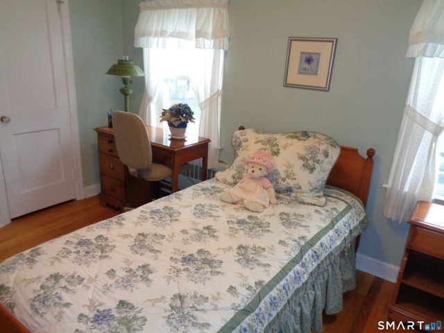 22 Scarborough Road, Manchester, CT 06040
