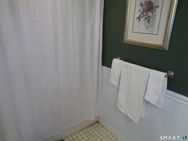 22 Scarborough Road, Manchester, CT 06040