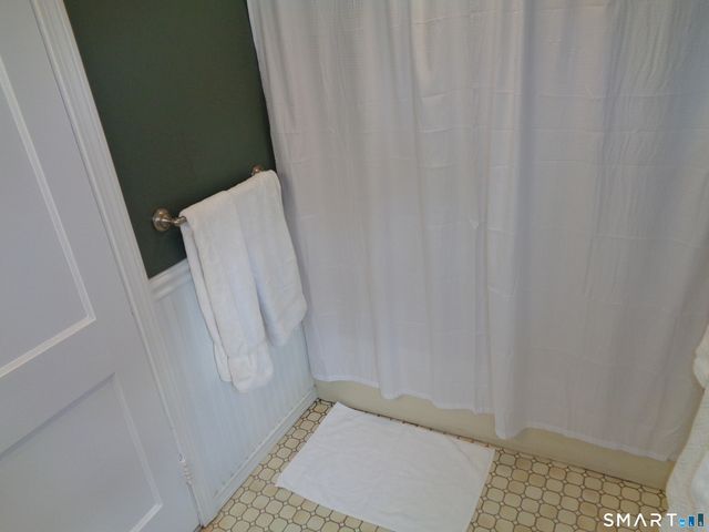 22 Scarborough Road, Manchester, CT 06040