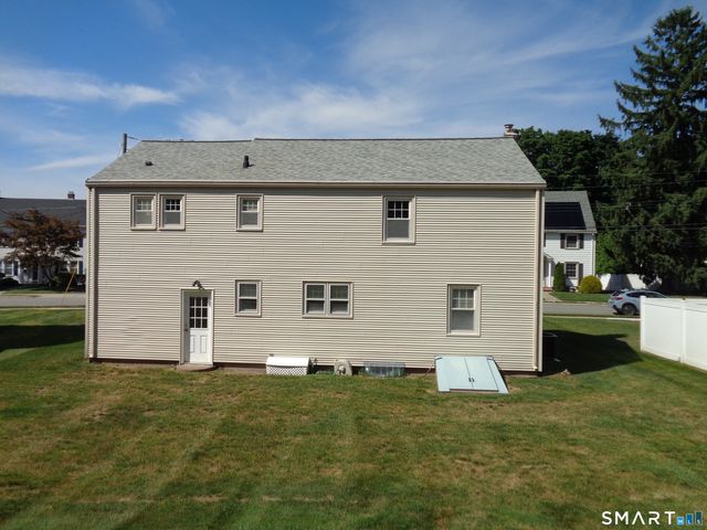 22 Scarborough Road, Manchester, CT 06040