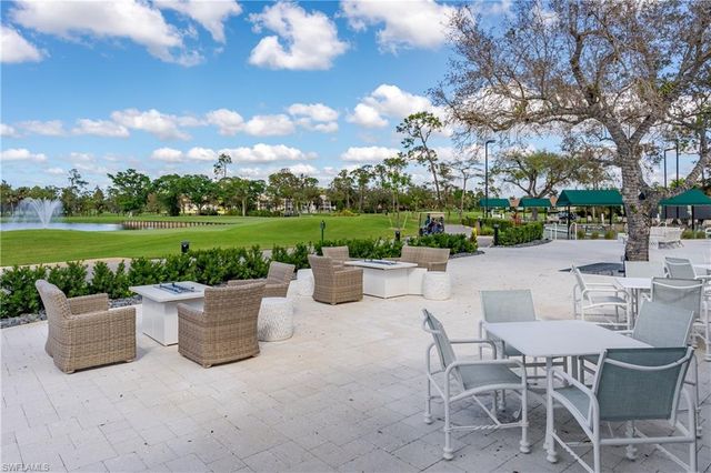222 Foxtail CT, Naples, FL 34104