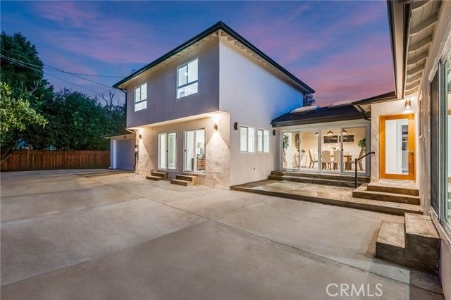 5010 Sunnyslope Avenue, Sherman Oaks, CA 91423