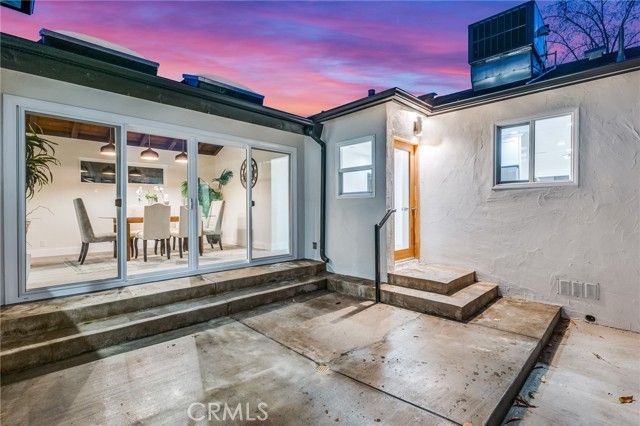 5010 Sunnyslope Avenue, Sherman Oaks, CA 91423