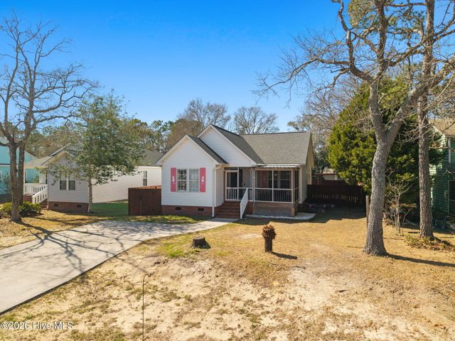107 NW 16th Street, Oak Island, NC 28465