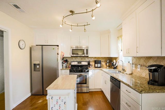 9717 Treasure Hill, Little Rock, AR 72205