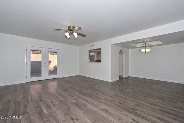 2532 E BLUEFIELD Avenue, Phoenix, AZ 85032