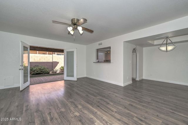 2532 E BLUEFIELD Avenue, Phoenix, AZ 85032