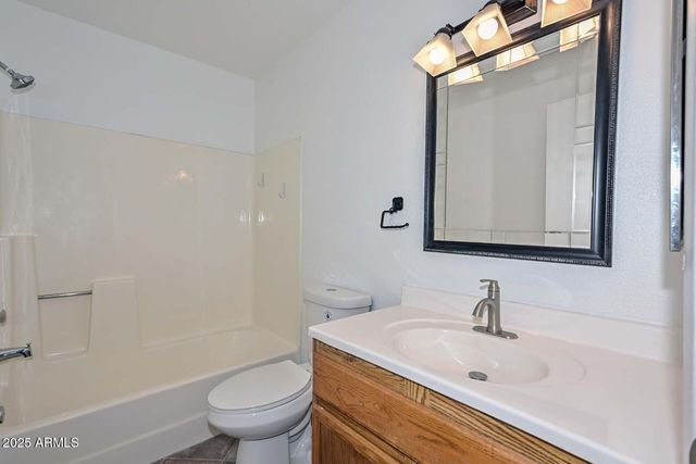 2532 E BLUEFIELD Avenue, Phoenix, AZ 85032