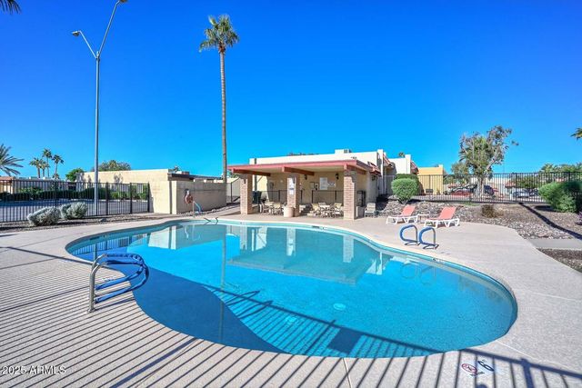 2532 E BLUEFIELD Avenue, Phoenix, AZ 85032