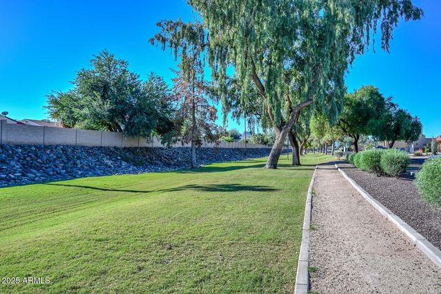 2532 E BLUEFIELD Avenue, Phoenix, AZ 85032