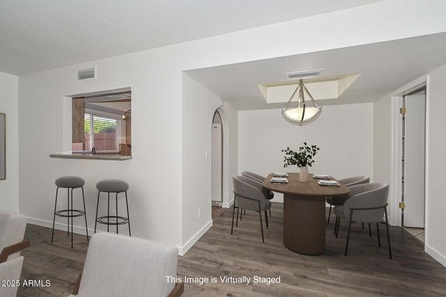 2532 E BLUEFIELD Avenue, Phoenix, AZ 85032