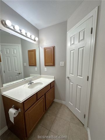 305 Holleman Drive E 1504, College Station, TX 77840