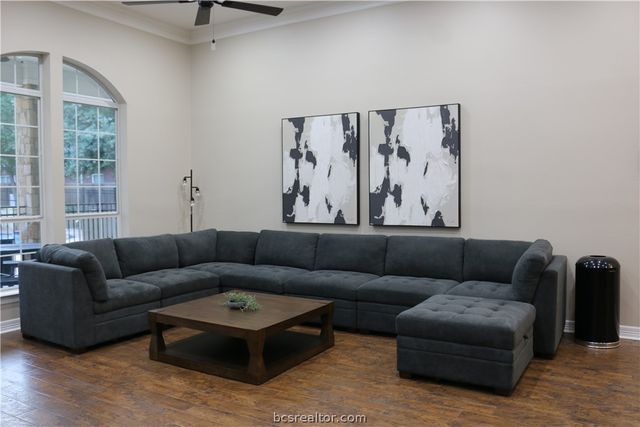 305 Holleman Drive E 1504, College Station, TX 77840